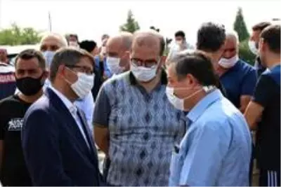 Manisa'daki mobilya fabrikasındaki yangın tamamen söndürüldü Manisa'daki mobilya fabrikasındaki yangın tamamen söndürüldü