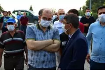 Manisa'daki mobilya fabrikasındaki yangın tamamen söndürüldü Manisa'daki mobilya fabrikasındaki yangın tamamen söndürüldü