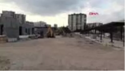 MERSİN Lütfi Elvan, 'Mersin Millet Bahçesi'nde incelemelerde bulundu MERSİN Lütfi Elvan, 'Mersin Millet Bahçesi'nde incelemelerde bulundu