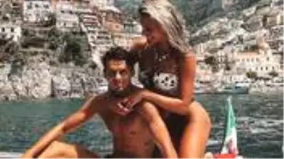Milli futbolcu Enes Ünal, eşiyle Bodrum'da tatilin tadını çıkarıyor Milli futbolcu Enes Ünal, eşiyle Bodrum'da tatilin tadını çıkarıyor