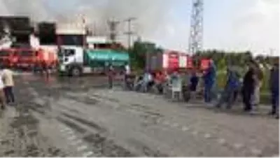 Mobilya fabrikasındaki yangın söndürüldü Mobilya fabrikasındaki yangın söndürüldü