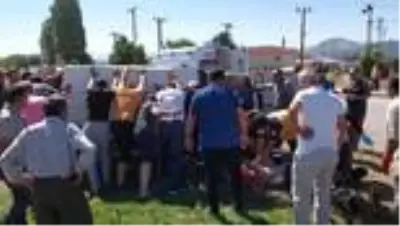 Otomobil ile cip çarpıştı: 2 ölü 4 yaralı Otomobil ile cip çarpıştı: 2 ölü 4 yaralı