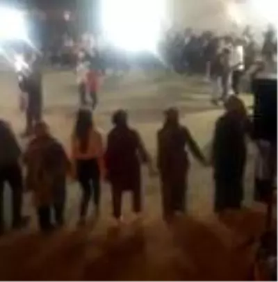 Sivas'ta sosyal mesafesiz ve maskesiz düğün Sivas'ta sosyal mesafesiz ve maskesiz düğün