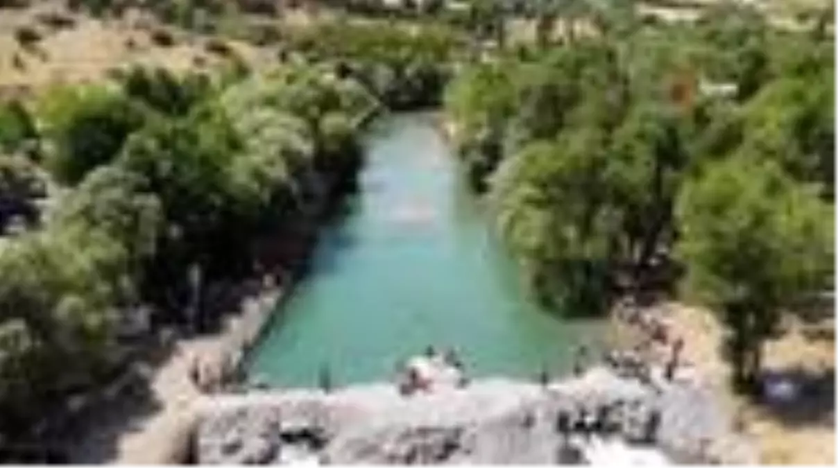 Tağar çayı ünlü plajları aratmıyor