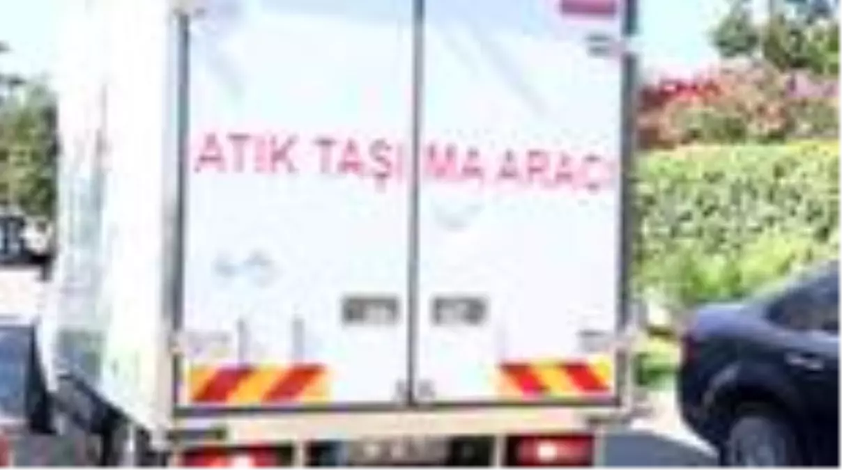 Tuzla'da atıklar geri dönüşümle ekonomiye kazandırılıyor; yılda 11 bin ton ambalaj atık toplanıyor.