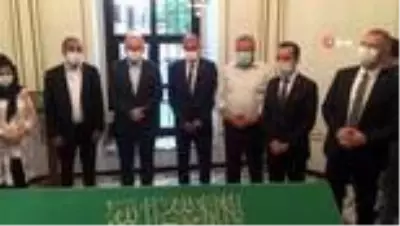 Ulaştırma ve Altyapı Bakanı Adil Karaismailoğlu, Hayme Ana'nın türbesini ziyaret etti Ulaştırma ve Altyapı Bakanı Adil Karaismailoğlu, Hayme Ana'nın türbesini ziyaret etti