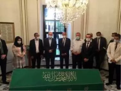 Ulaştırma ve Altyapı Bakanı Karaismailoğlu, Hayme Ana'nın türbesini ziyaret etti Ulaştırma ve Altyapı Bakanı Karaismailoğlu, Hayme Ana'nın türbesini ziyaret etti