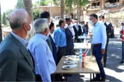 Vali Çağatay, deprem bölgesindeki muhtarlarla bir araya geldi Vali Çağatay, deprem bölgesindeki muhtarlarla bir araya geldi