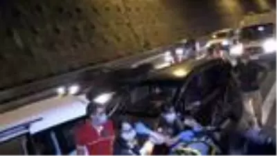 Anadolu Otoyolu'ndaki zincirleme trafik kazasında 3 kişi yaralandı Anadolu Otoyolu'ndaki zincirleme trafik kazasında 3 kişi yaralandı