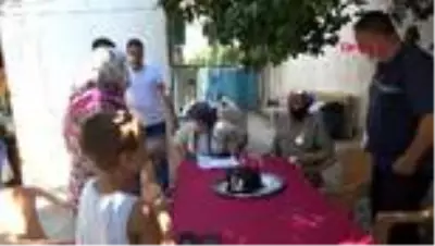 AYDIN 21 yılda 13 beyin kanaması geçiren öldü sanılan Ferkan'a 41'inci yaş günü sürprizi AYDIN 21 yılda 13 beyin kanaması geçiren öldü sanılan Ferkan'a 41'inci yaş günü sürprizi