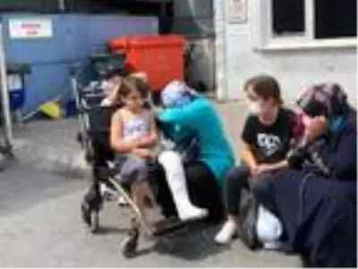 Otobüs kazasında bacağı kırılan 7 yaşındaki Efe, o anları anlattı: Bütün insanlar yaralıydı Otobüs kazasında bacağı kırılan 7 yaşındaki Efe, o anları anlattı: Bütün insanlar yaralıydı