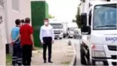 Bahçelievler Belediye Başkanı Hakan Bahadır, kurtardığı yavru kediyi sahiplenecek Bahçelievler Belediye Başkanı Hakan Bahadır, kurtardığı yavru kediyi sahiplenecek