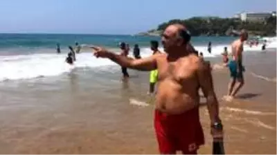 Boğulma vakaları tatilcilerin gözünü korkutmadı, cankurtaranlar 'Laf dinlemiyorlar' diye isyan etti Boğulma vakaları tatilcilerin gözünü korkutmadı, cankurtaranlar 'Laf dinlemiyorlar' diye isyan etti