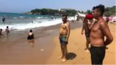 Boğulma vakaları tatilcilerin gözünü korkutmadı, cankurtaranlar 'Laf dinlemiyorlar' diye isyan etti Boğulma vakaları tatilcilerin gözünü korkutmadı, cankurtaranlar 'Laf dinlemiyorlar' diye isyan etti