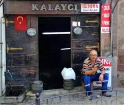 Çocuk yaşta başladığı mesleğinin son ustalarından oldu Çocuk yaşta başladığı mesleğinin son ustalarından oldu