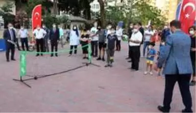 Çocuklar spor yaparak eğleniyor Çocuklar spor yaparak eğleniyor