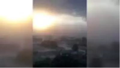 Ege Bölgesi'nde kuvvetli yağış ve fırtına etkili oldu Ege Bölgesi'nde kuvvetli yağış ve fırtına etkili oldu