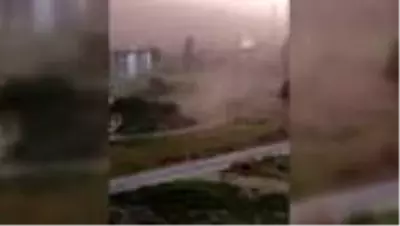 Ege Bölgesi'nde kuvvetli yağış ve fırtına etkili oldu Ege Bölgesi'nde kuvvetli yağış ve fırtına etkili oldu