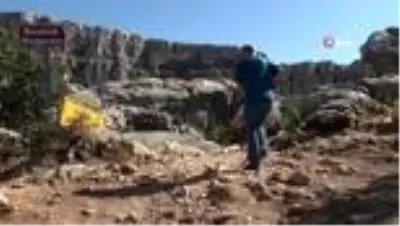 Elazığ'da serinleten mekan 'Buzluk Mağarası' Elazığ'da serinleten mekan 'Buzluk Mağarası'