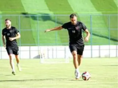 Fatih Kavlak: '53 yıl sonra Süper Lig'e çıkmanın mutluluğu içerisindeyiz' Fatih Kavlak: '53 yıl sonra Süper Lig'e çıkmanın mutluluğu içerisindeyiz'