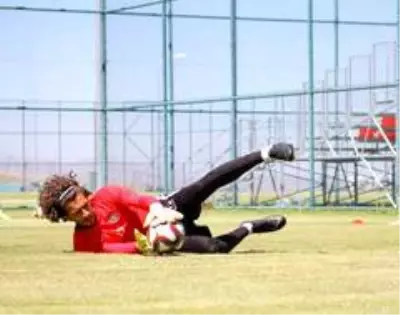 Fatih Kavlak: '53 yıl sonra Süper Lig'e çıkmanın mutluluğu içerisindeyiz' Fatih Kavlak: '53 yıl sonra Süper Lig'e çıkmanın mutluluğu içerisindeyiz'