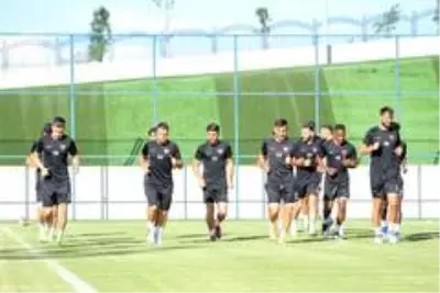 Fatih Kavlak: '53 yıl sonra Süper Lig'e çıkmanın mutluluğu içerisindeyiz' Fatih Kavlak: '53 yıl sonra Süper Lig'e çıkmanın mutluluğu içerisindeyiz'