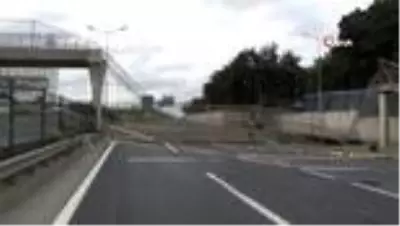 Son dakika haber: Hasdal otoyolunda üstgeçit çöktü, yol trafiğe kapandı Son dakika haber: Hasdal otoyolunda üstgeçit çöktü, yol trafiğe kapandı