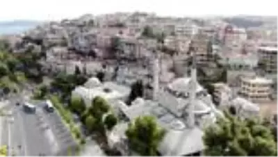 İstanbul'da 472 yıllık tarihi camiye takılan klimaya tepki yağdı İstanbul'da 472 yıllık tarihi camiye takılan klimaya tepki yağdı