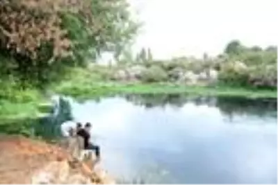 Kayıp genci arayan 2 deniz polisi ölümden döndü Kayıp genci arayan 2 deniz polisi ölümden döndü