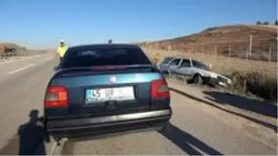 Kırıkkale'de iki otomobil çarpıştı: 5 yaralı Kırıkkale'de iki otomobil çarpıştı: 5 yaralı