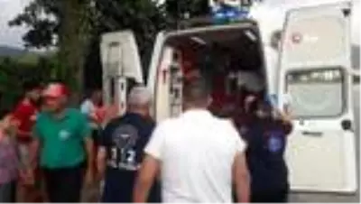 Kozan'da bıçaklı kavga: 1 yaralı Kozan'da bıçaklı kavga: 1 yaralı