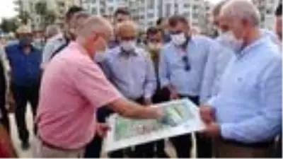 Lütfi Elvan, 'Mersin Millet Bahçesi'nde incelemelerde bulundu Lütfi Elvan, 'Mersin Millet Bahçesi'nde incelemelerde bulundu
