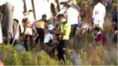 Otobüs kazası sonrası valilikten açıklama: '5 kişi hayatını kaybetti, 3'ü çocuk 10 yaralının durumu... Otobüs kazası sonrası valilikten açıklama: '5 kişi hayatını kaybetti, 3'ü çocuk 10 yaralının durumu...