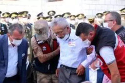 Samsun şehidine ağladı Samsun şehidine ağladı