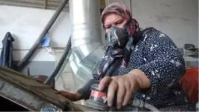 Sanayinin Meryem teyzesi erkeklere taş çıkartıyor Sanayinin Meryem teyzesi erkeklere taş çıkartıyor
