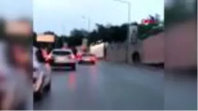 Son dakika haberi! SARIYER'DE DÜĞÜN KONVOYUNDAKİ 3 SÜRÜCÜYE CEZA KESİLDİ Son dakika haberi! SARIYER'DE DÜĞÜN KONVOYUNDAKİ 3 SÜRÜCÜYE CEZA KESİLDİ