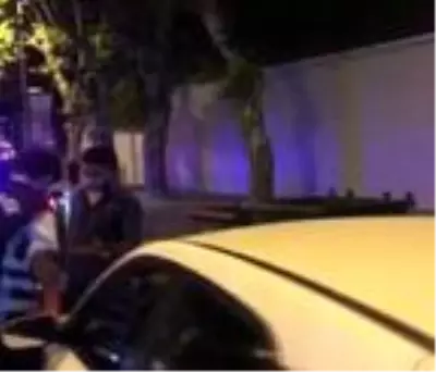 Sarıyer'de düğün konvoyundaki 3 sürücüye ceza kesildi Sarıyer'de düğün konvoyundaki 3 sürücüye ceza kesildi