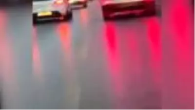 Son dakika haberi! SARIYER'DE DÜĞÜN KONVOYUNDAKİ 3 SÜRÜCÜYE CEZA KESİLDİ Son dakika haberi! SARIYER'DE DÜĞÜN KONVOYUNDAKİ 3 SÜRÜCÜYE CEZA KESİLDİ