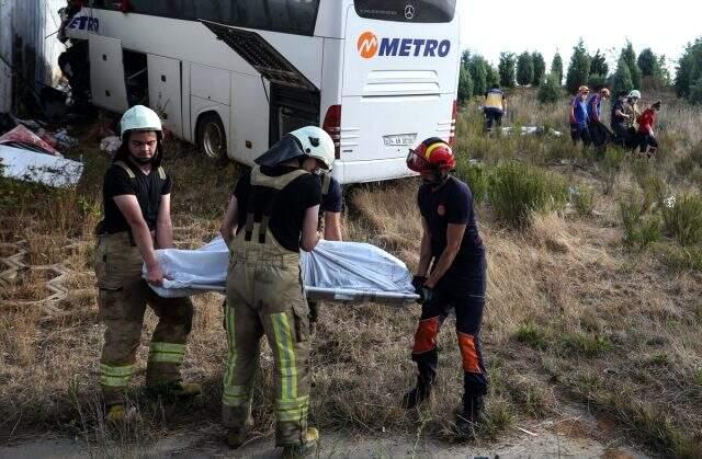 Son Dakika: İstanbul'da Kuzey Marmara Otoyolu'nda otobüs yoldan çıktı: 5 ölü, 10'u ağır 25 yaralı Son Dakika: İstanbul'da Kuzey Marmara Otoyolu'nda otobüs yoldan çıktı: 5 ölü, 10'u ağır 25 yaralı