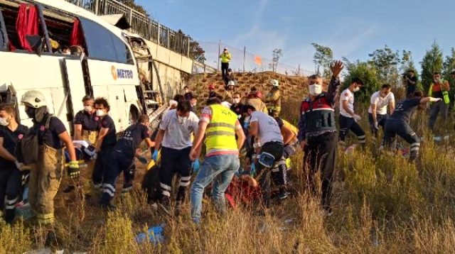 Son Dakika: İstanbul'da Kuzey Marmara Otoyolu'nda otobüs yoldan çıktı: 5 ölü, 26 yaralı