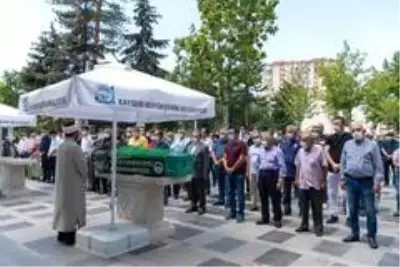 Ünlü turizmci Eğlencelioğlu son yolculuğuna uğurlandı Ünlü turizmci Eğlencelioğlu son yolculuğuna uğurlandı