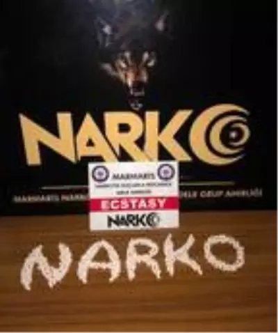 Uyuşturucu haplarla yakalanan üniversiteli genç kız tutuklandı Uyuşturucu haplarla yakalanan üniversiteli genç kız tutuklandı