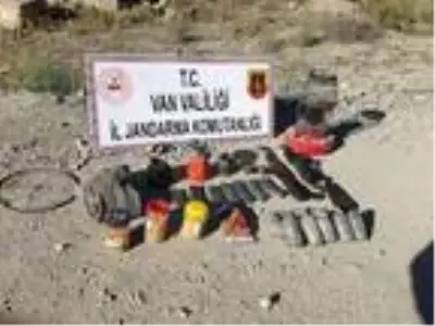 Son dakika haberleri... Van'da PKK operasyonunda uyuşturucu ve silah ele geçirildi Son dakika haberleri... Van'da PKK operasyonunda uyuşturucu ve silah ele geçirildi