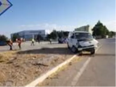 8 yaşındaki Hasan kazada öldü, mahalleli eylem yaptı 8 yaşındaki Hasan kazada öldü, mahalleli eylem yaptı