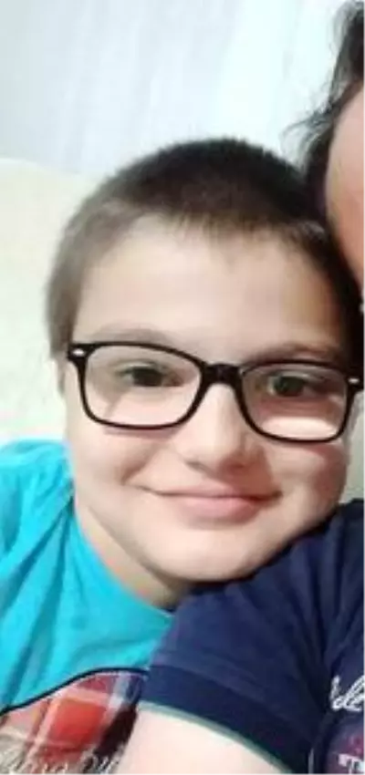 8 yaşındaki Hasan kazada öldü, mahalleli eylem yaptı 8 yaşındaki Hasan kazada öldü, mahalleli eylem yaptı