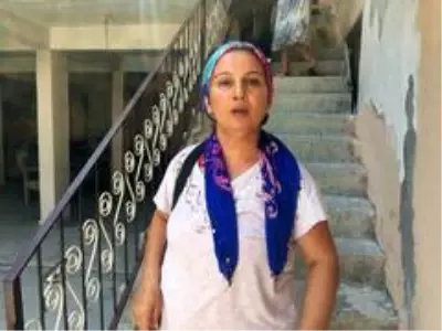 Boşanmak istediği kocası evi basıp boğazına bıçak dayadı! Talihsiz kadını çocukları kurtardı Boşanmak istediği kocası evi basıp boğazına bıçak dayadı! Talihsiz kadını çocukları kurtardı