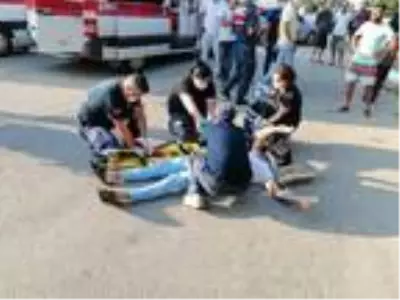 Antalya'da midibüs ile otomobil çarpıştı: 1 ölü, 1 yaralı Antalya'da midibüs ile otomobil çarpıştı: 1 ölü, 1 yaralı