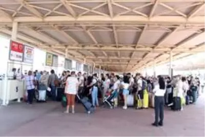 Antalya'ya Rus turist akını Antalya'ya Rus turist akını