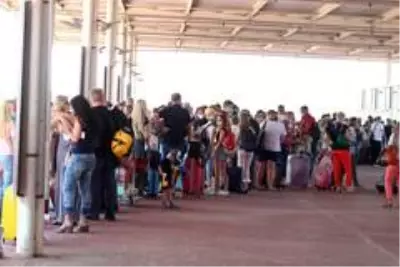 Antalya'ya Rus turist akını Antalya'ya Rus turist akını