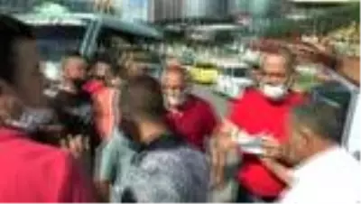 Ataşehir'de hat kavgasında minibüs esnafı isyan etti Ataşehir'de hat kavgasında minibüs esnafı isyan etti
